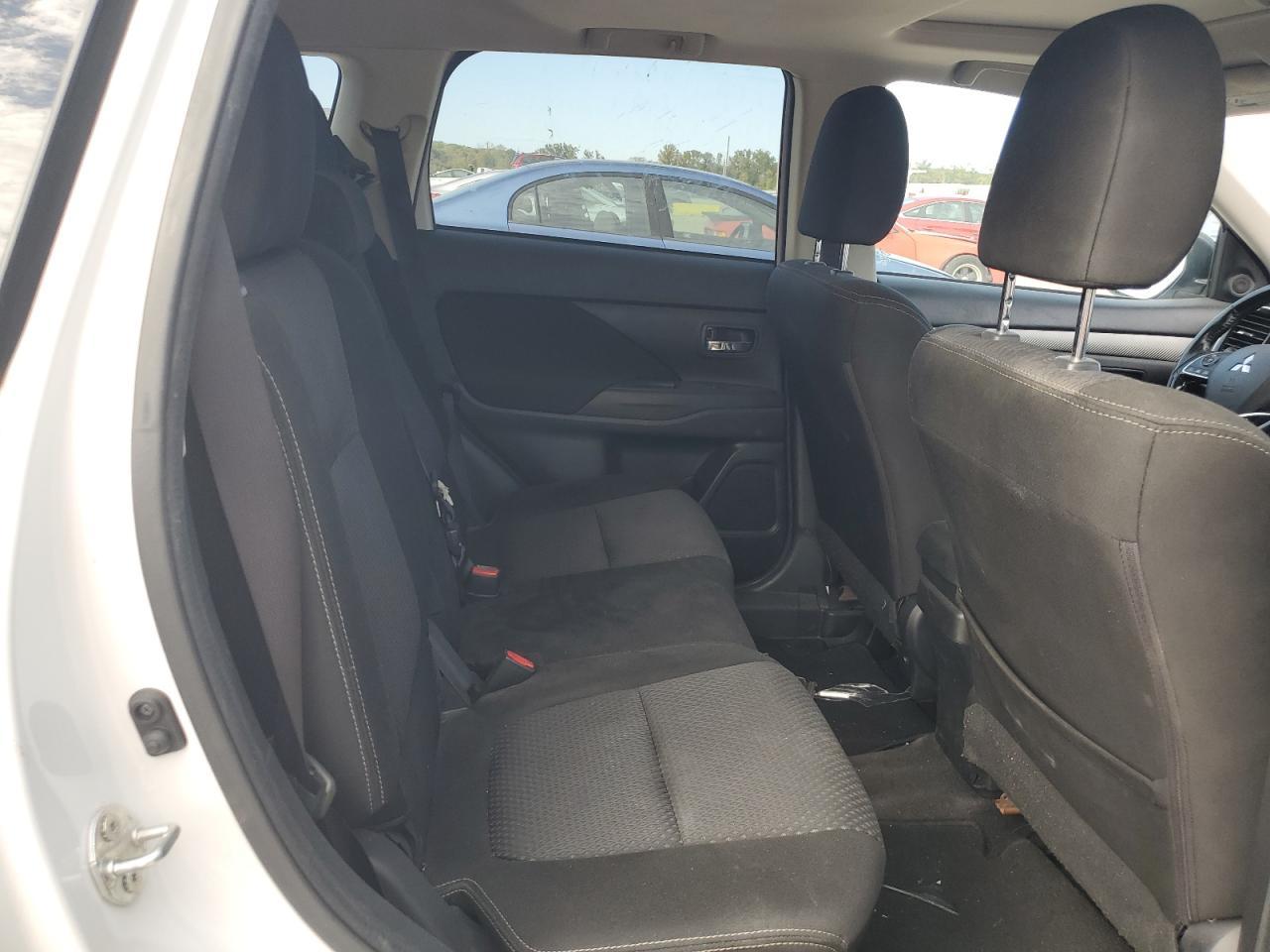 2017 MITSUBISHI outlander