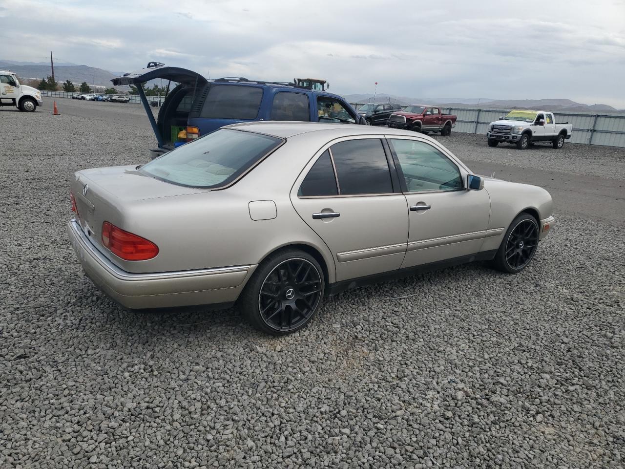 1999 MERCEDES-BENZ E-Class
