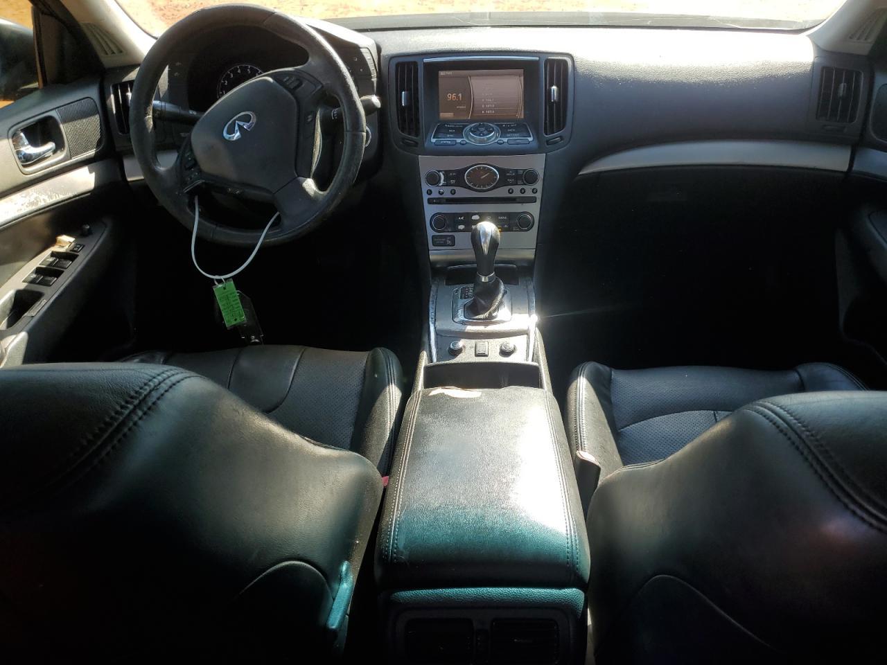 2011 INFINITI G37