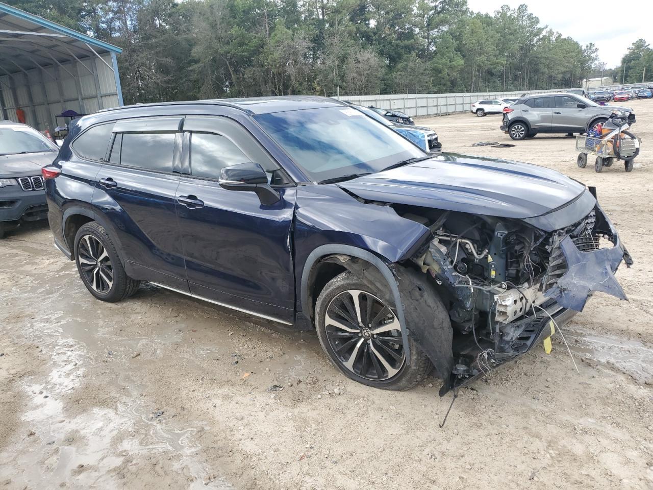 2022 TOYOTA HIGHLANDER