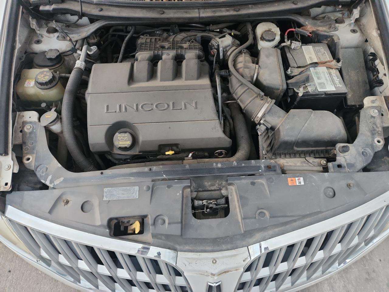2011 LINCOLN MKT