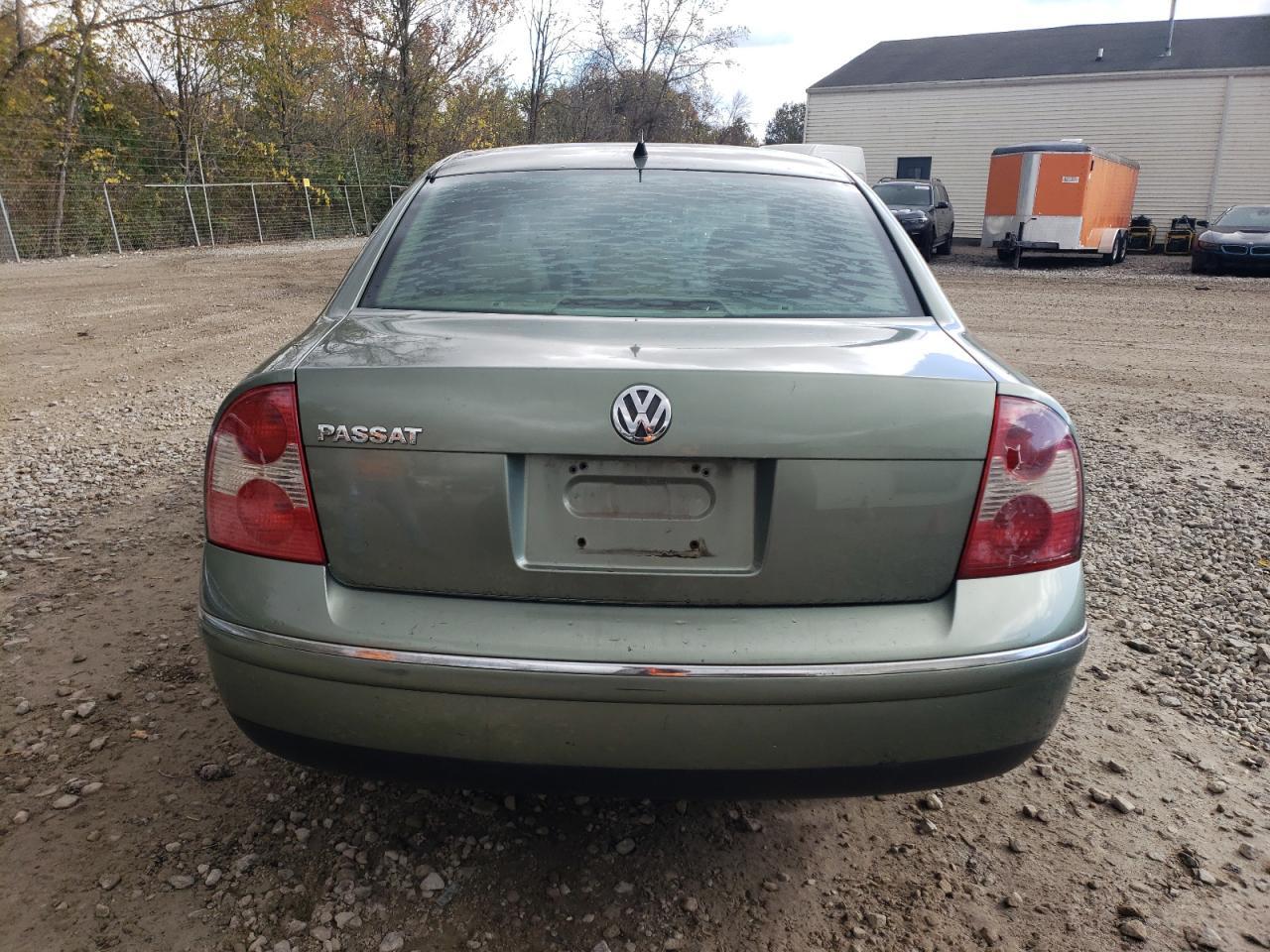 2004 VOLKSWAGEN Passat