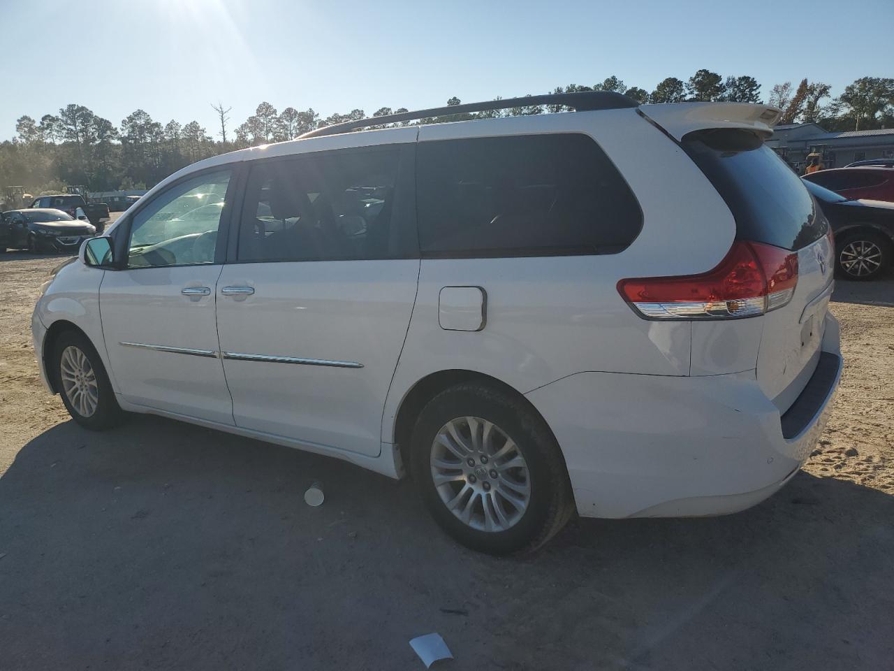 2012 TOYOTA SIENNA