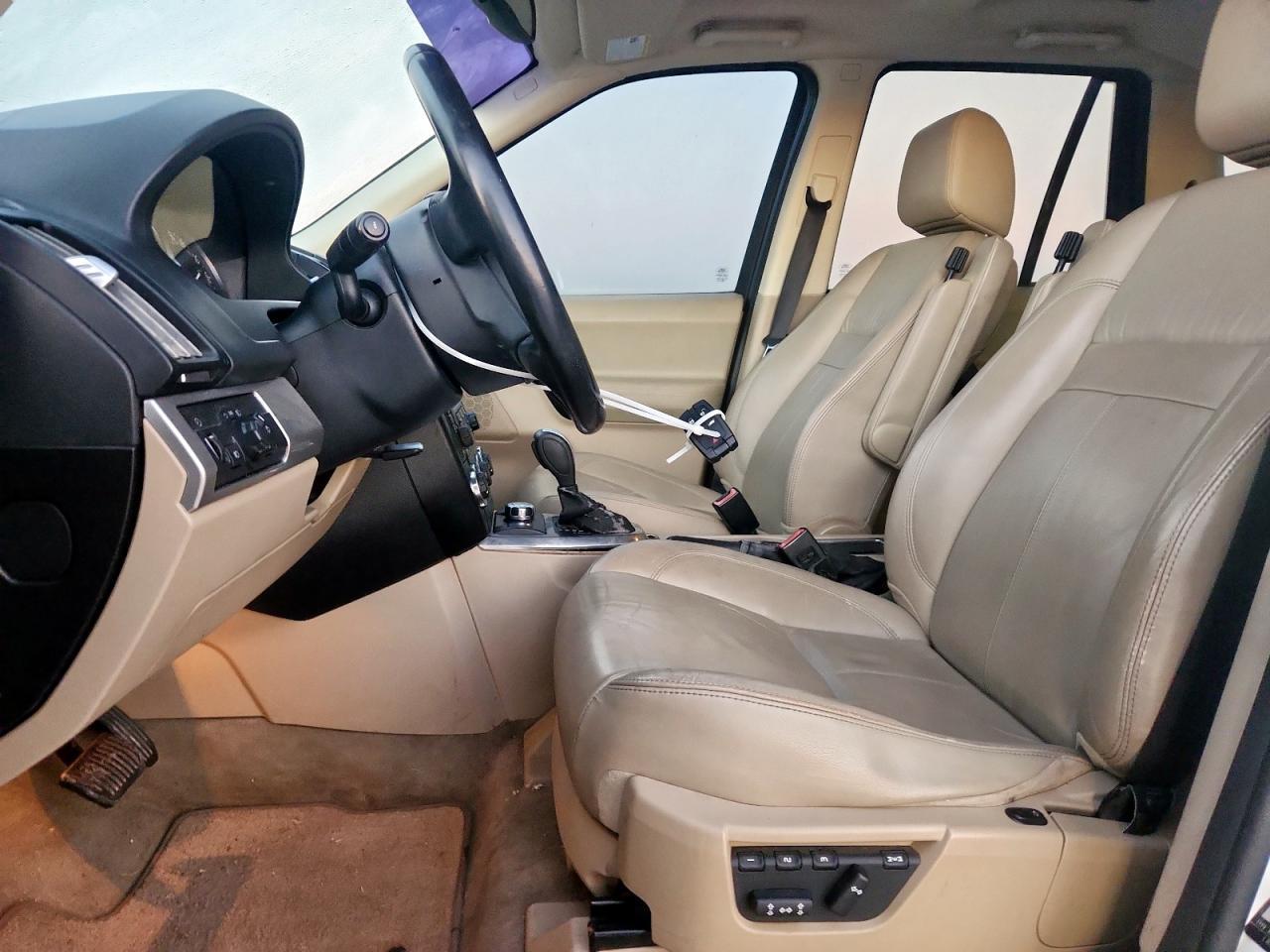 2011 LAND ROVER LR2