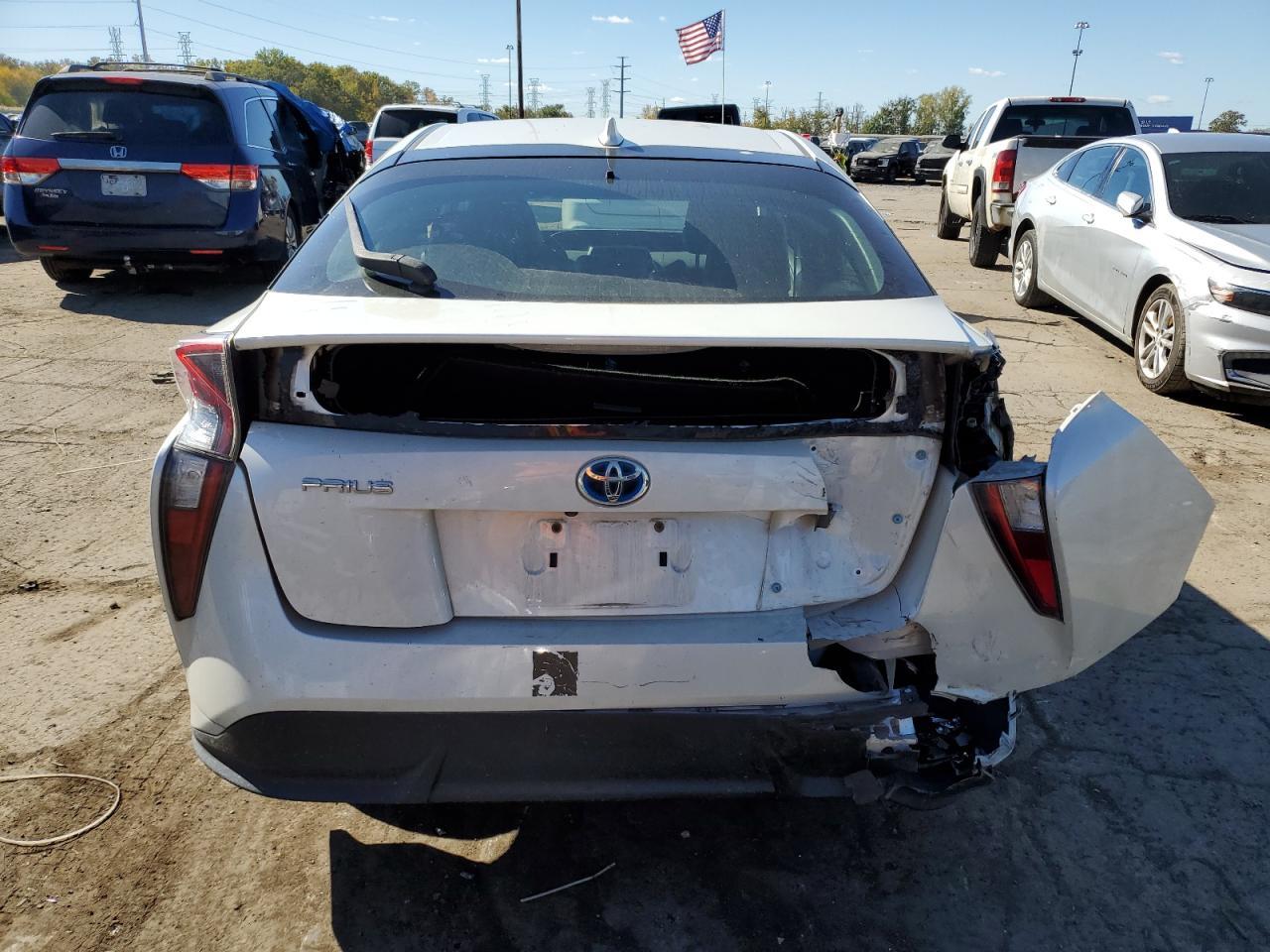 2016 TOYOTA PRIUS