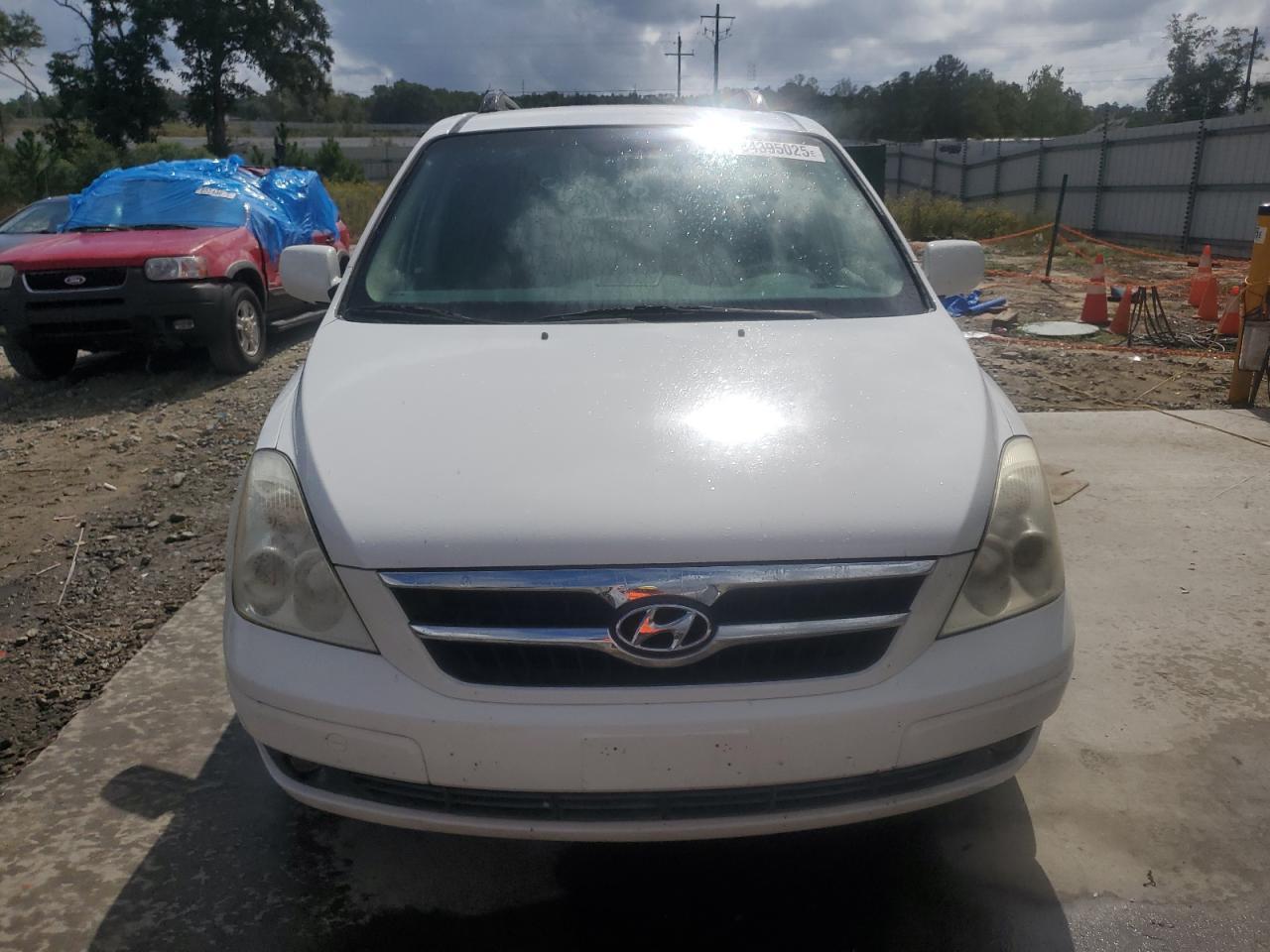 2007 HYUNDAI Entourage