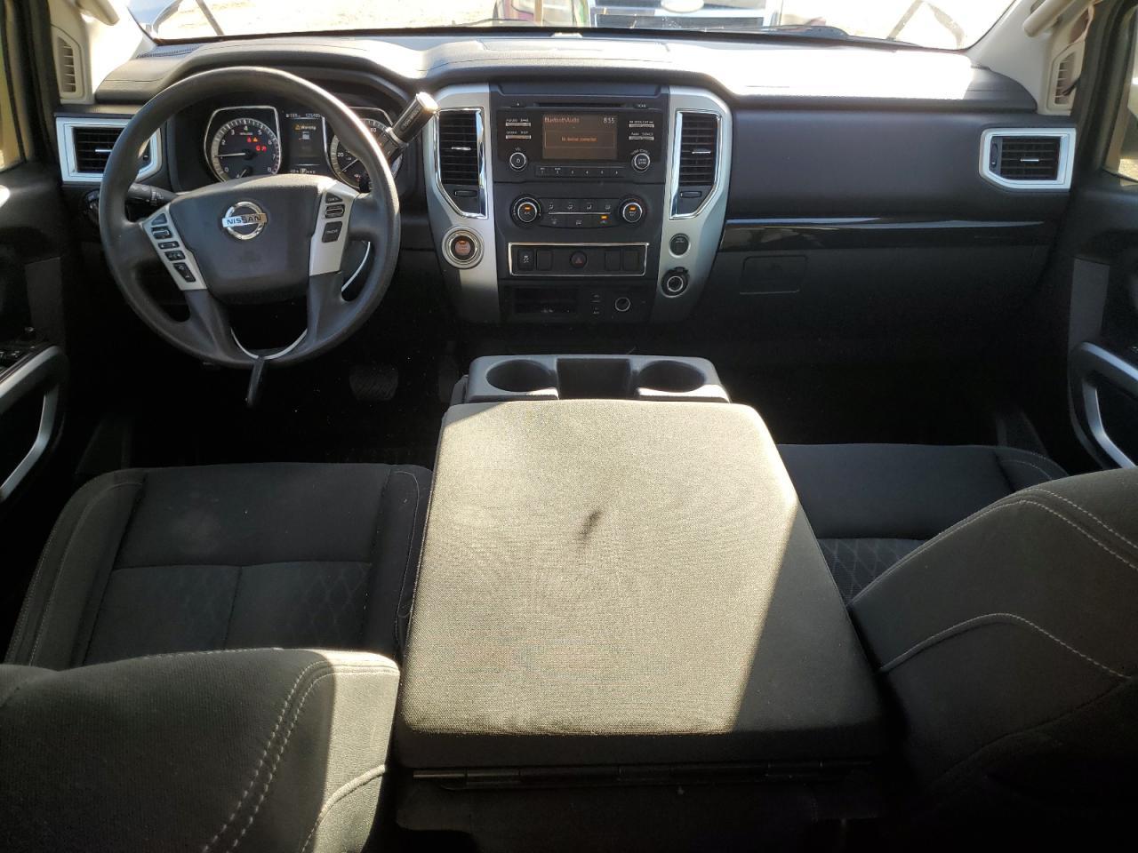 2017 NISSAN Titan