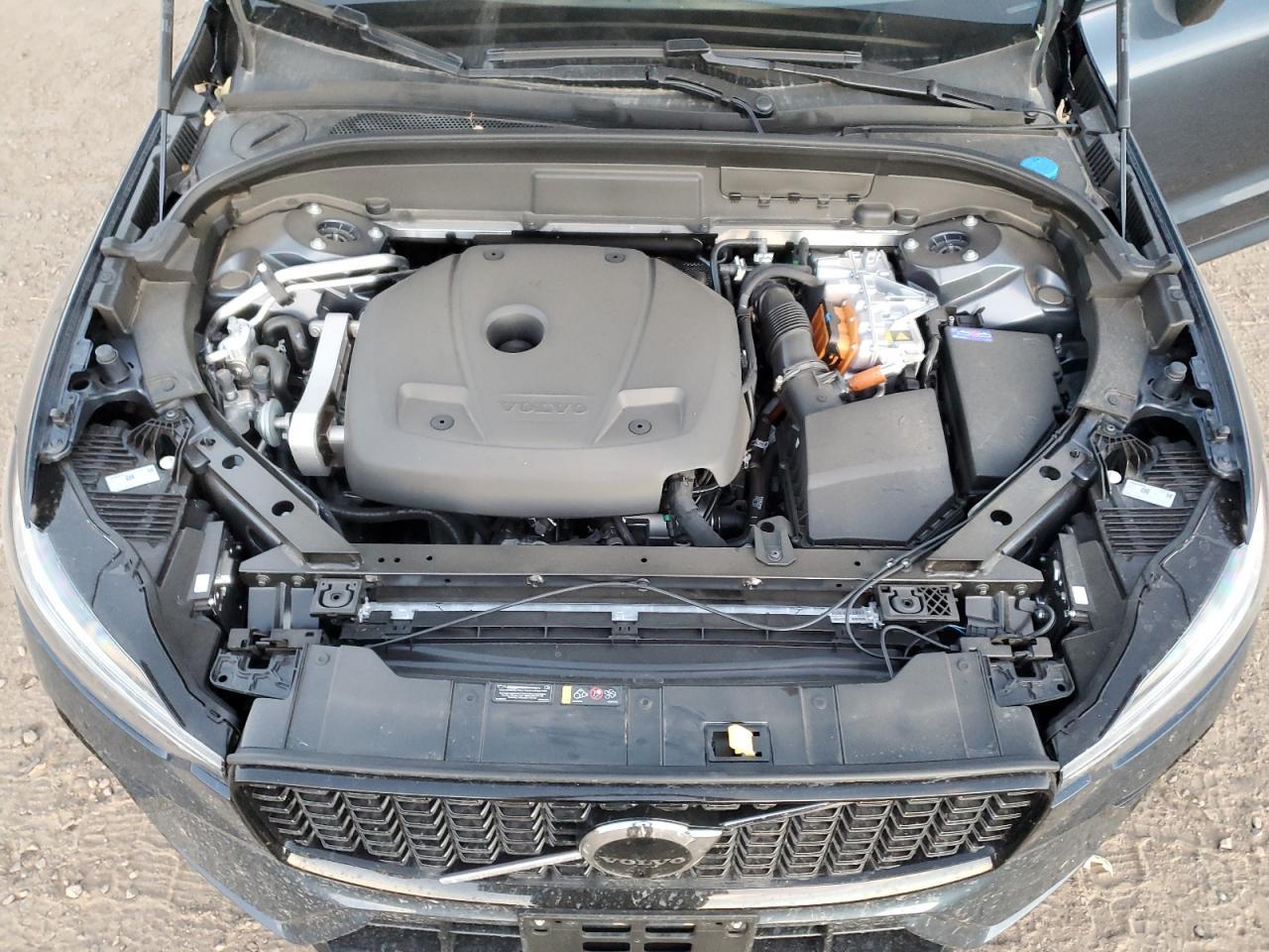 2025 VOLVO XC60