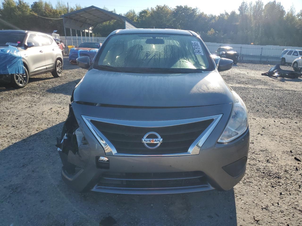 2016 NISSAN VERSA