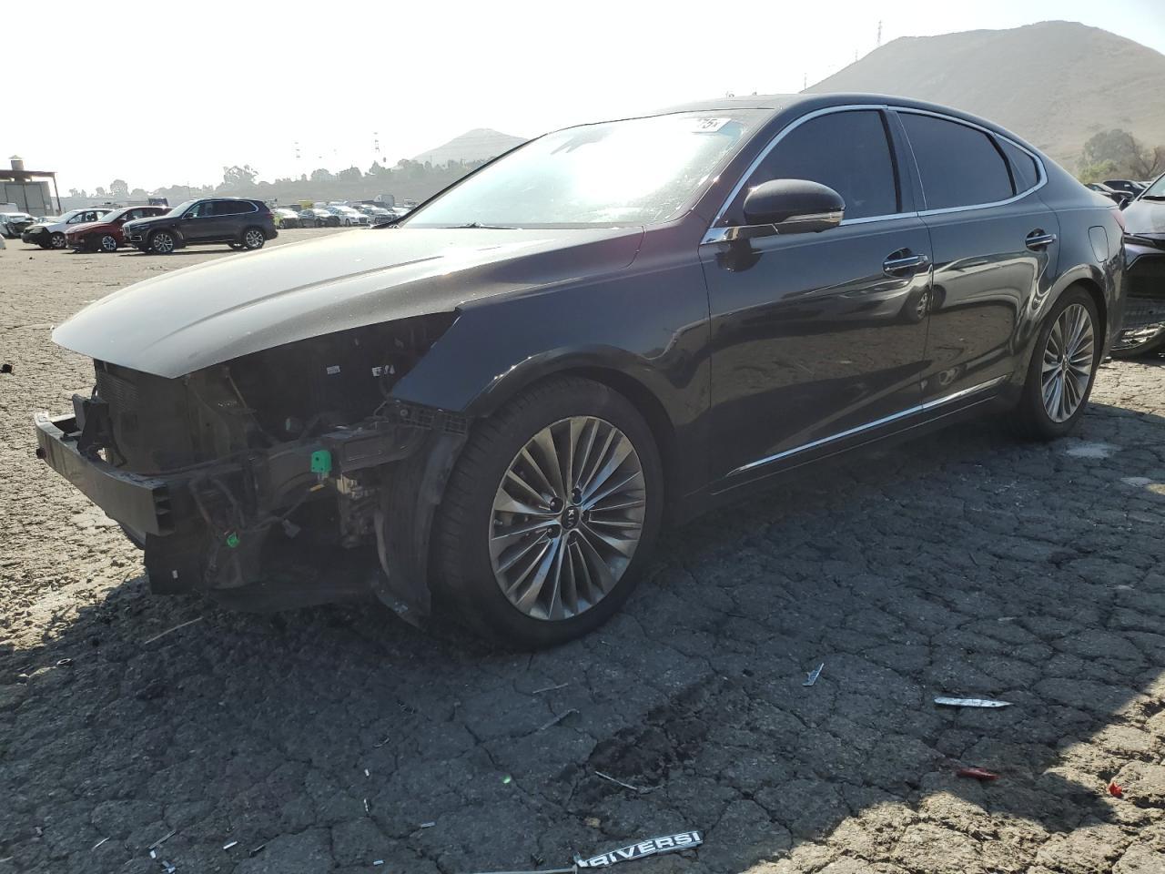2017 KIA Cadenza