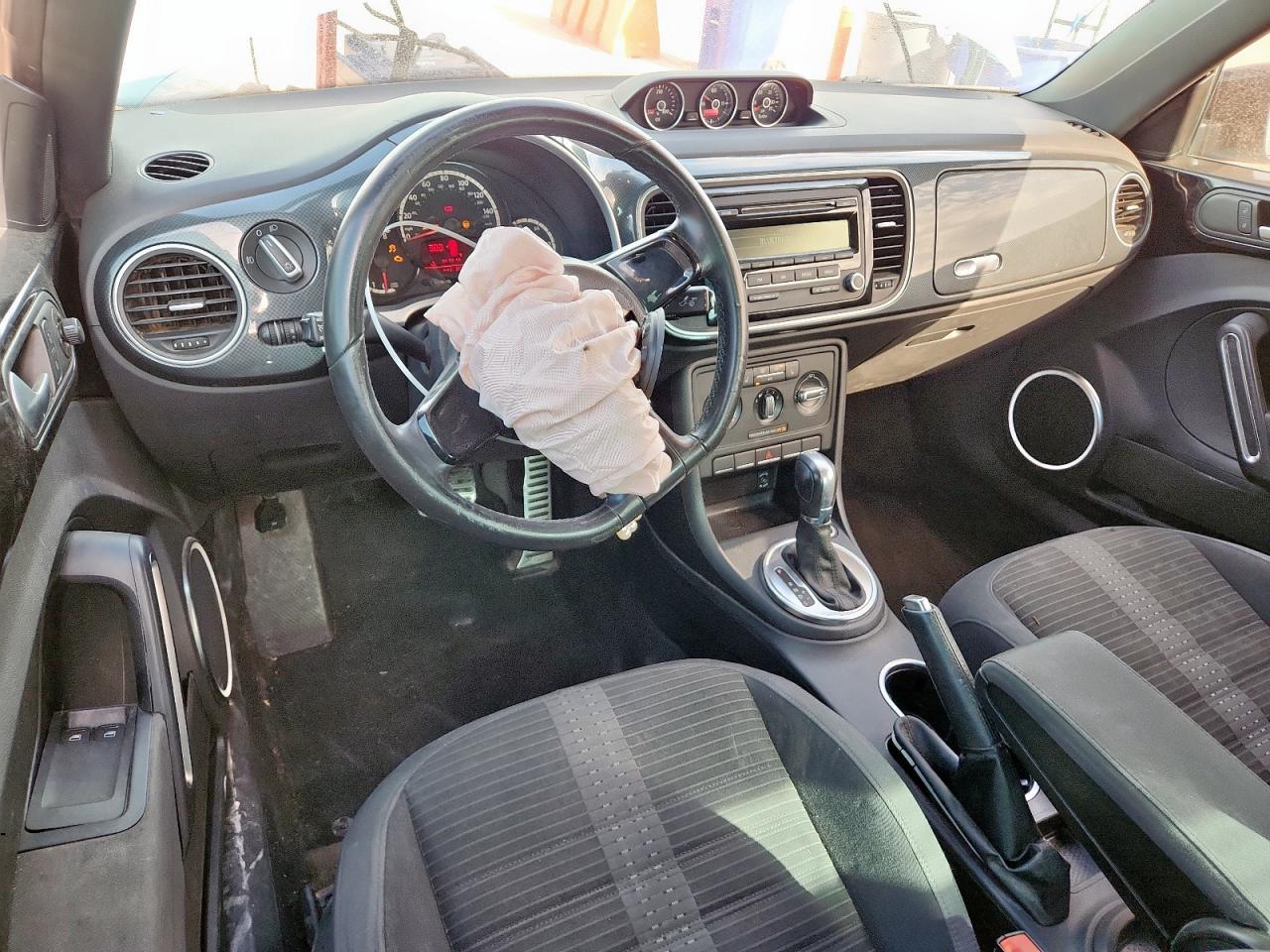 2013 VOLKSWAGEN Beetle