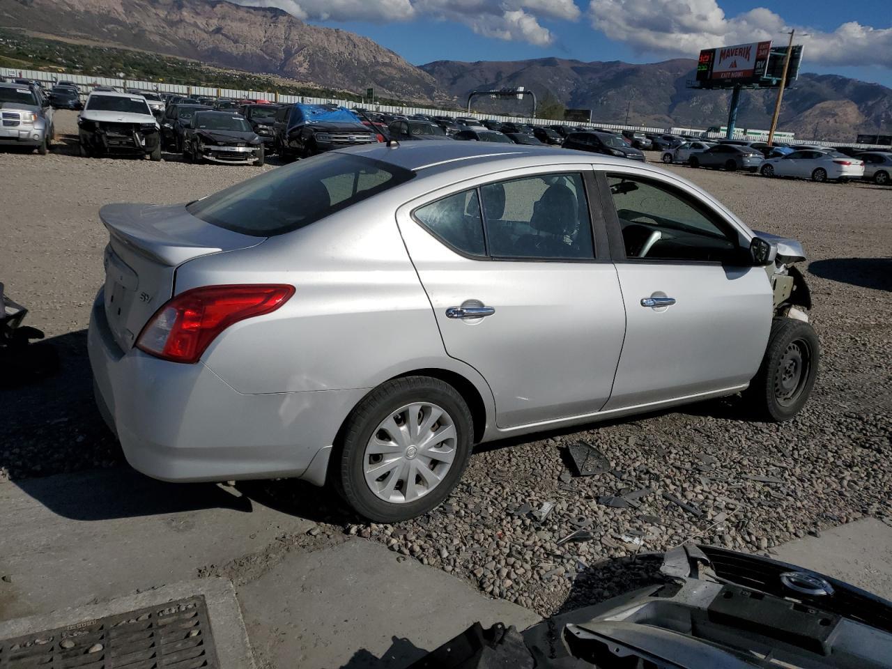 2016 NISSAN VERSA