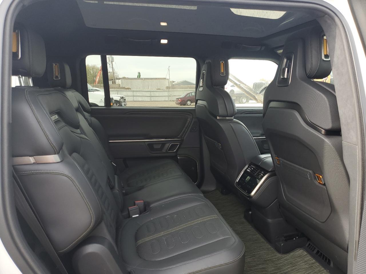 2023 RIVIAN R1s