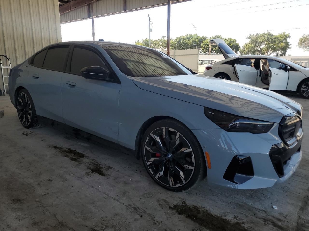 2024 BMW i5
