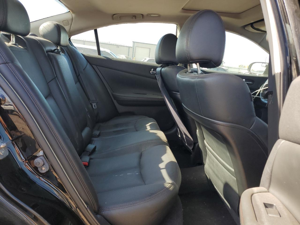 2011 NISSAN Maxima