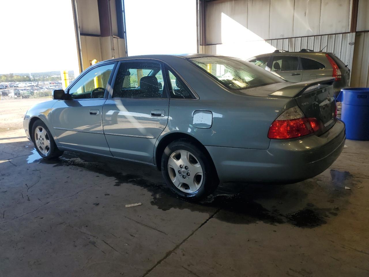2003 TOYOTA Avalon