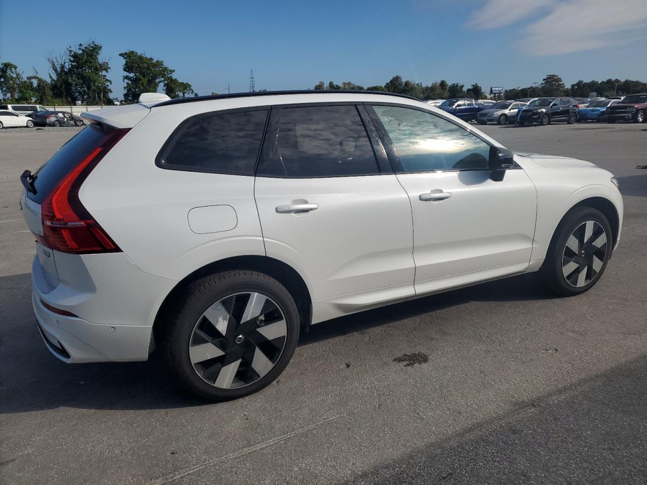 2025 VOLVO XC60
