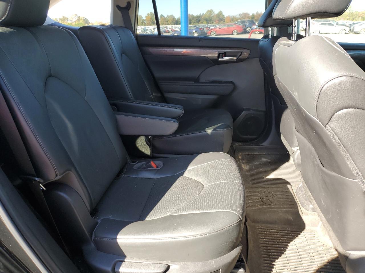 2022 TOYOTA HIGHLANDER