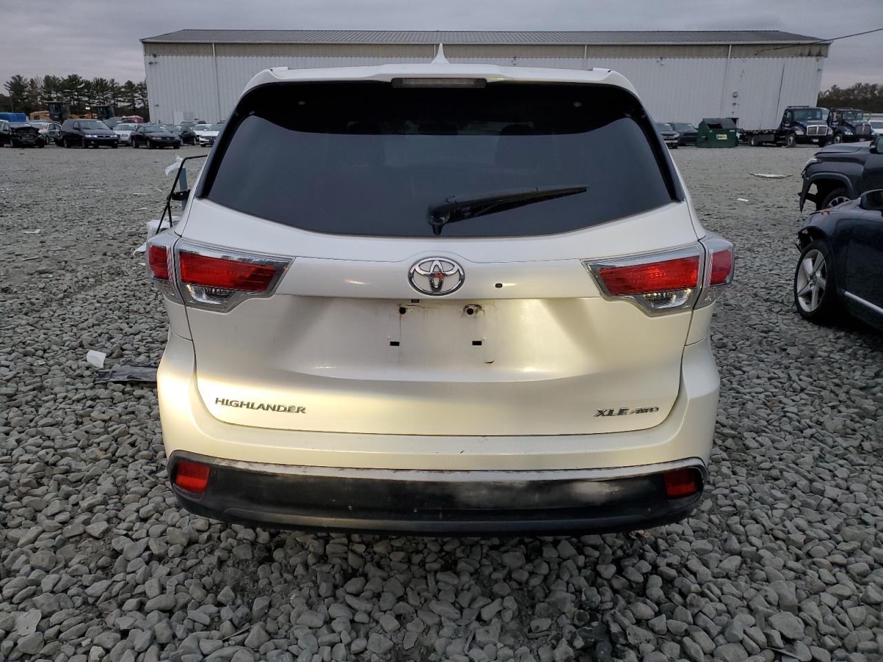 2014 TOYOTA HIGHLANDER