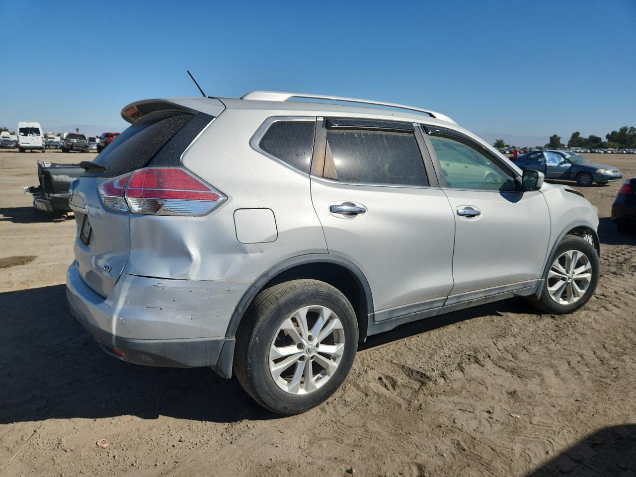 2015 NISSAN ROGUE