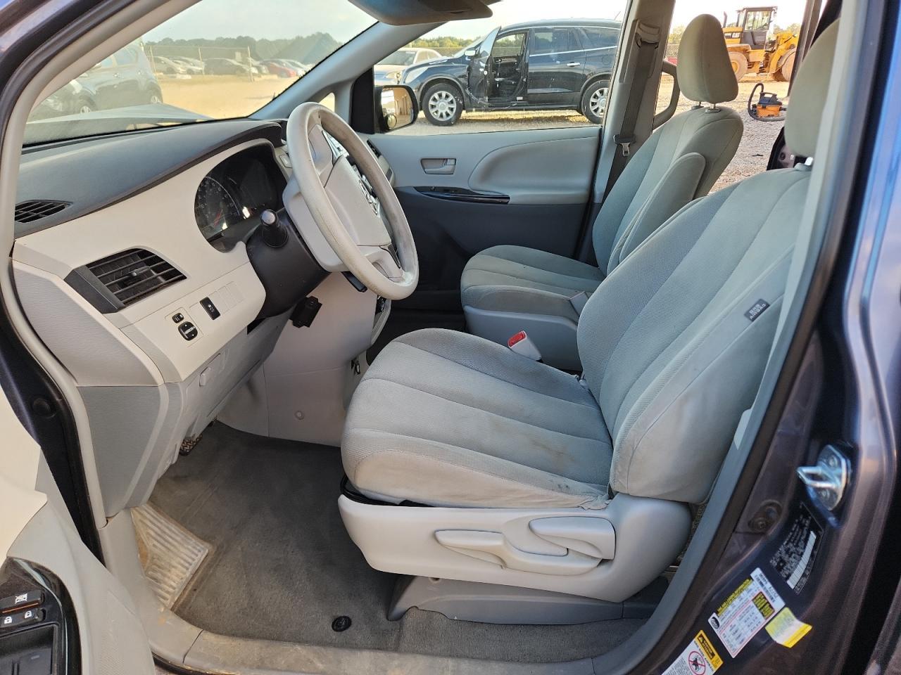 2014 TOYOTA SIENNA
