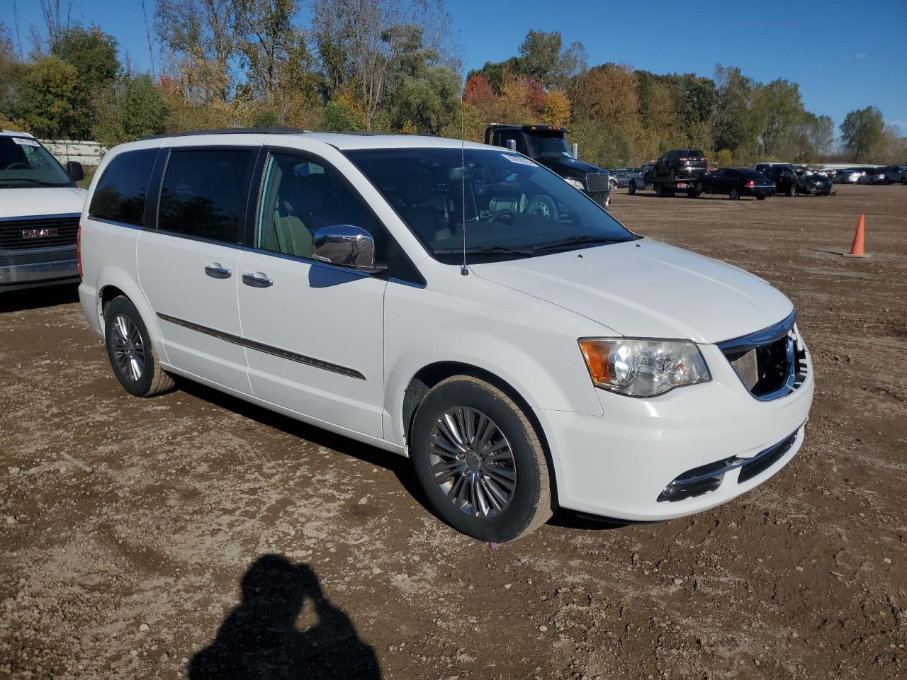 2014 CHRYSLER Town & Country