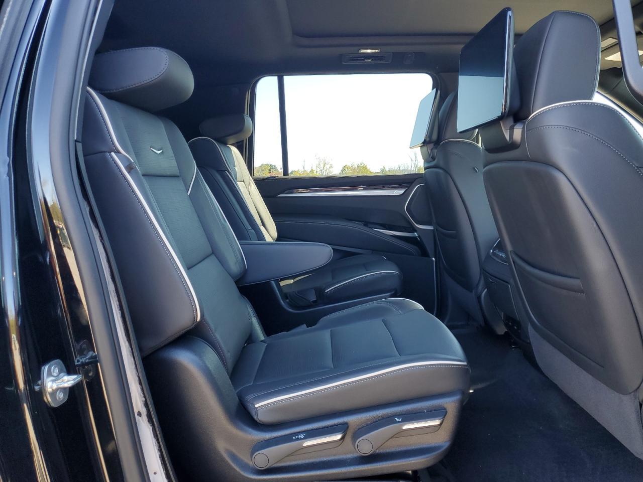 2025 CADILLAC Escalade ESV