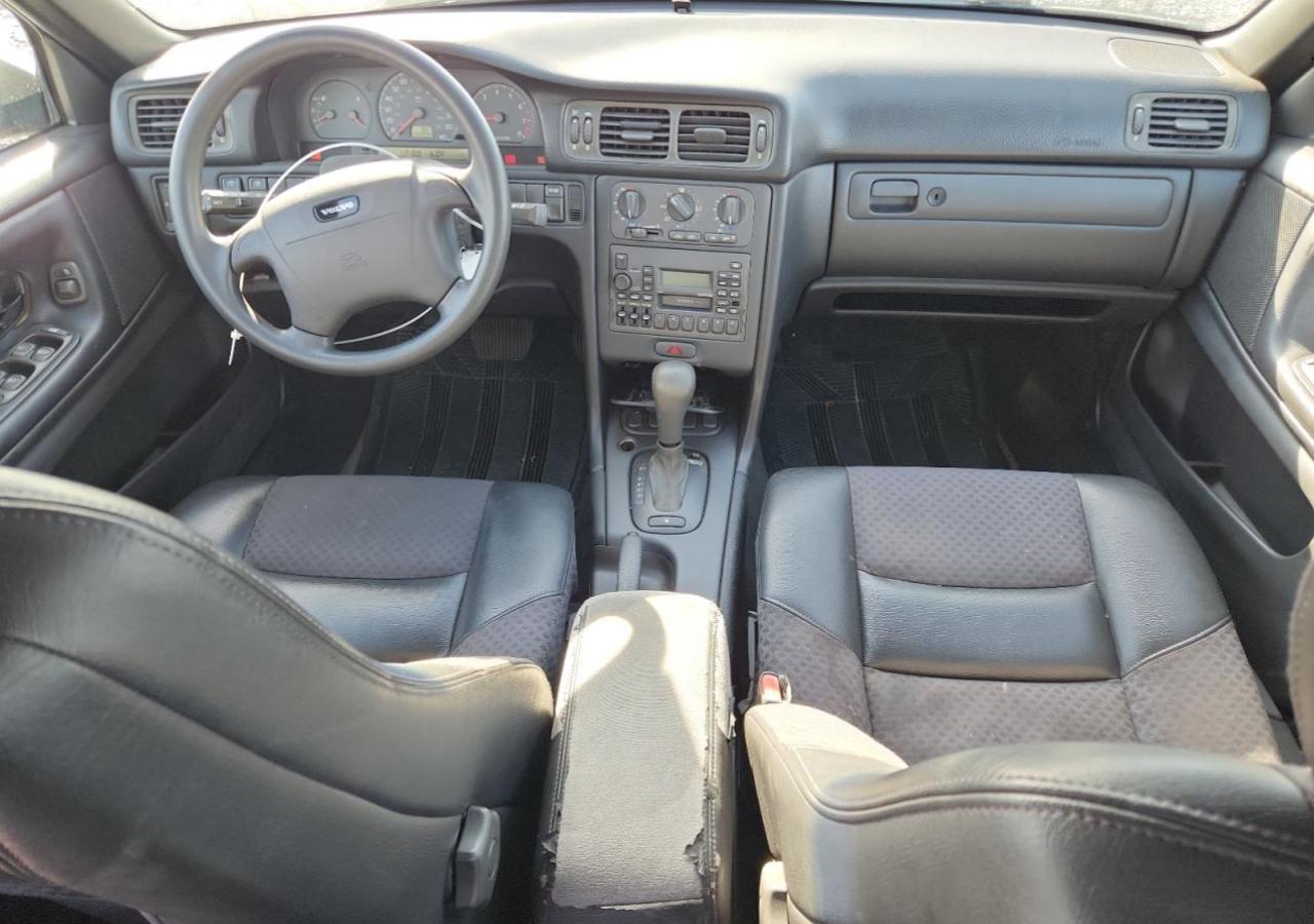1999 VOLVO S70