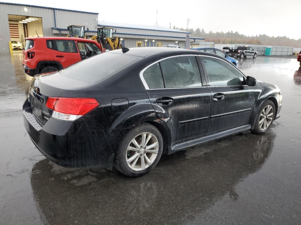 2013 SUBARU Legacy