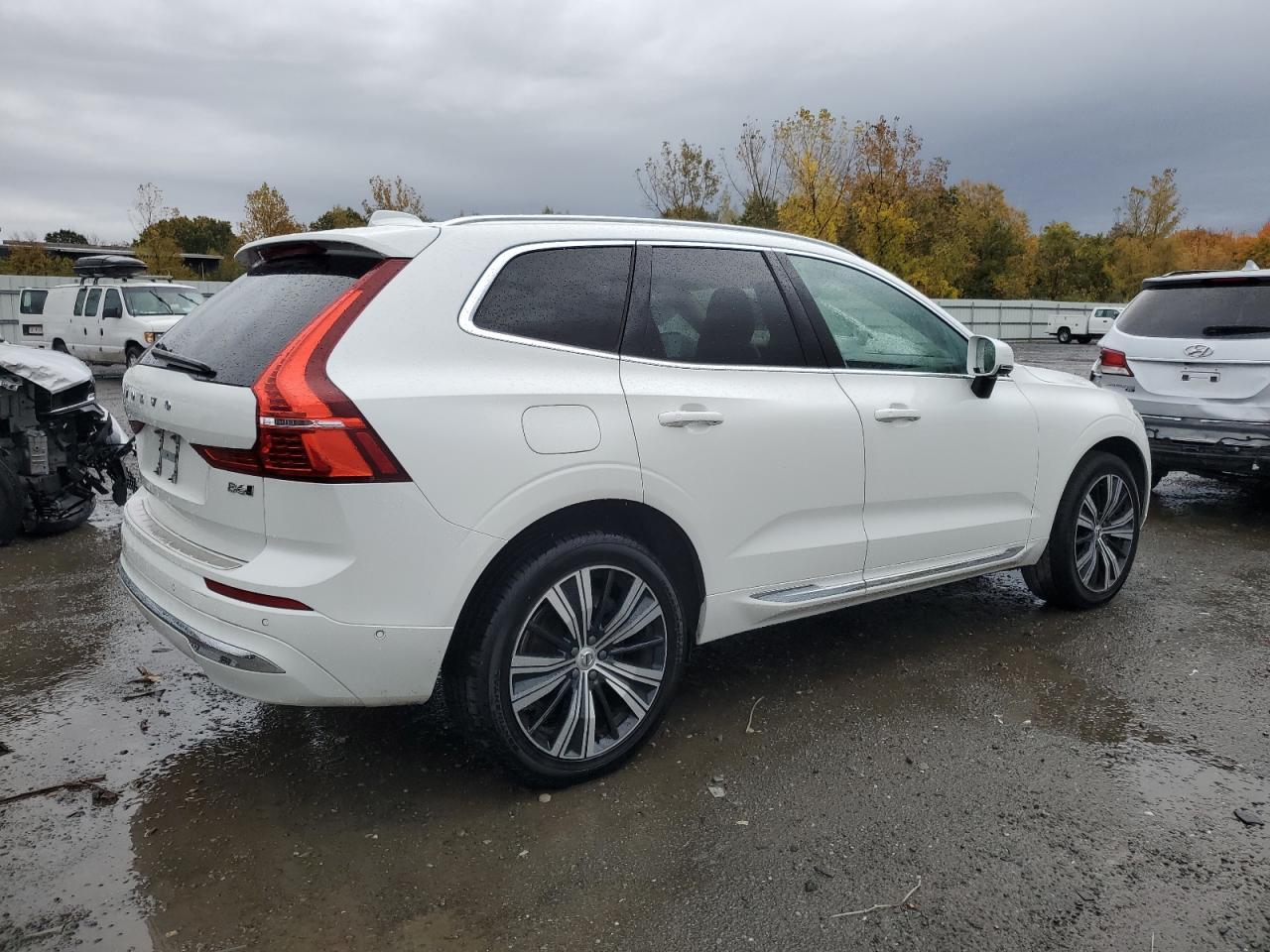 2022 VOLVO XC60