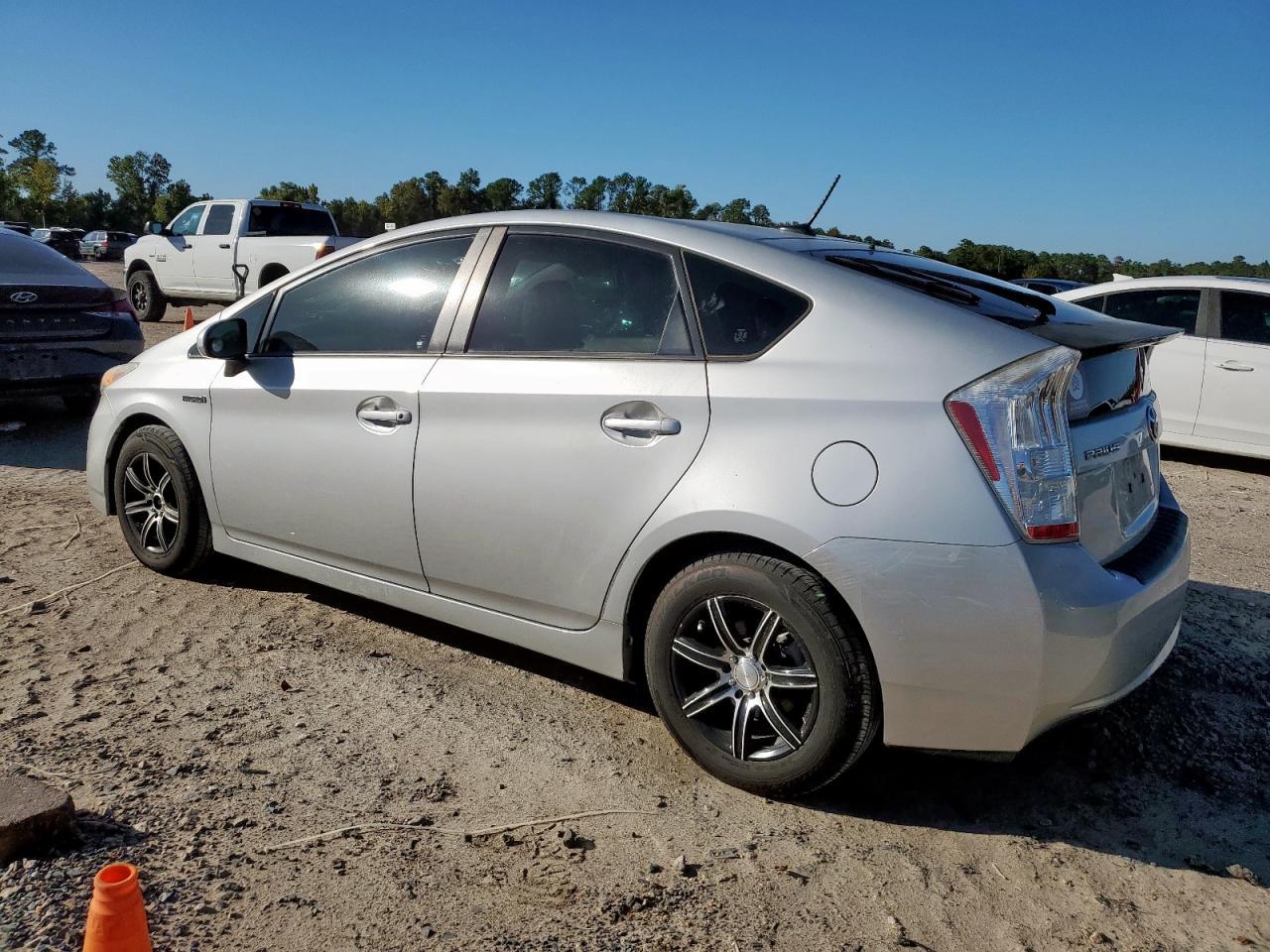 2011 TOYOTA PRIUS