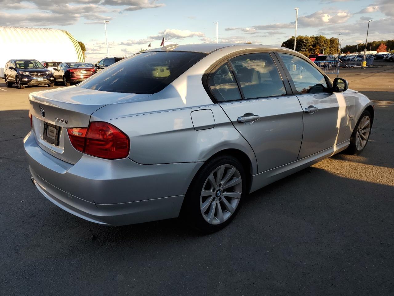 2011 BMW 3 SERIES