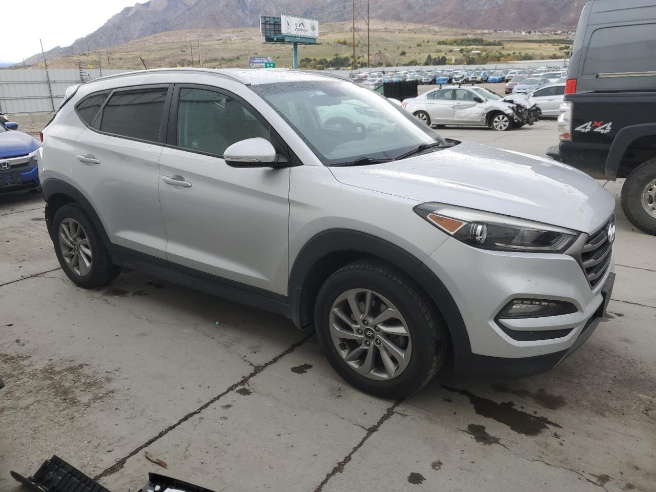 2016 HYUNDAI TUCSON