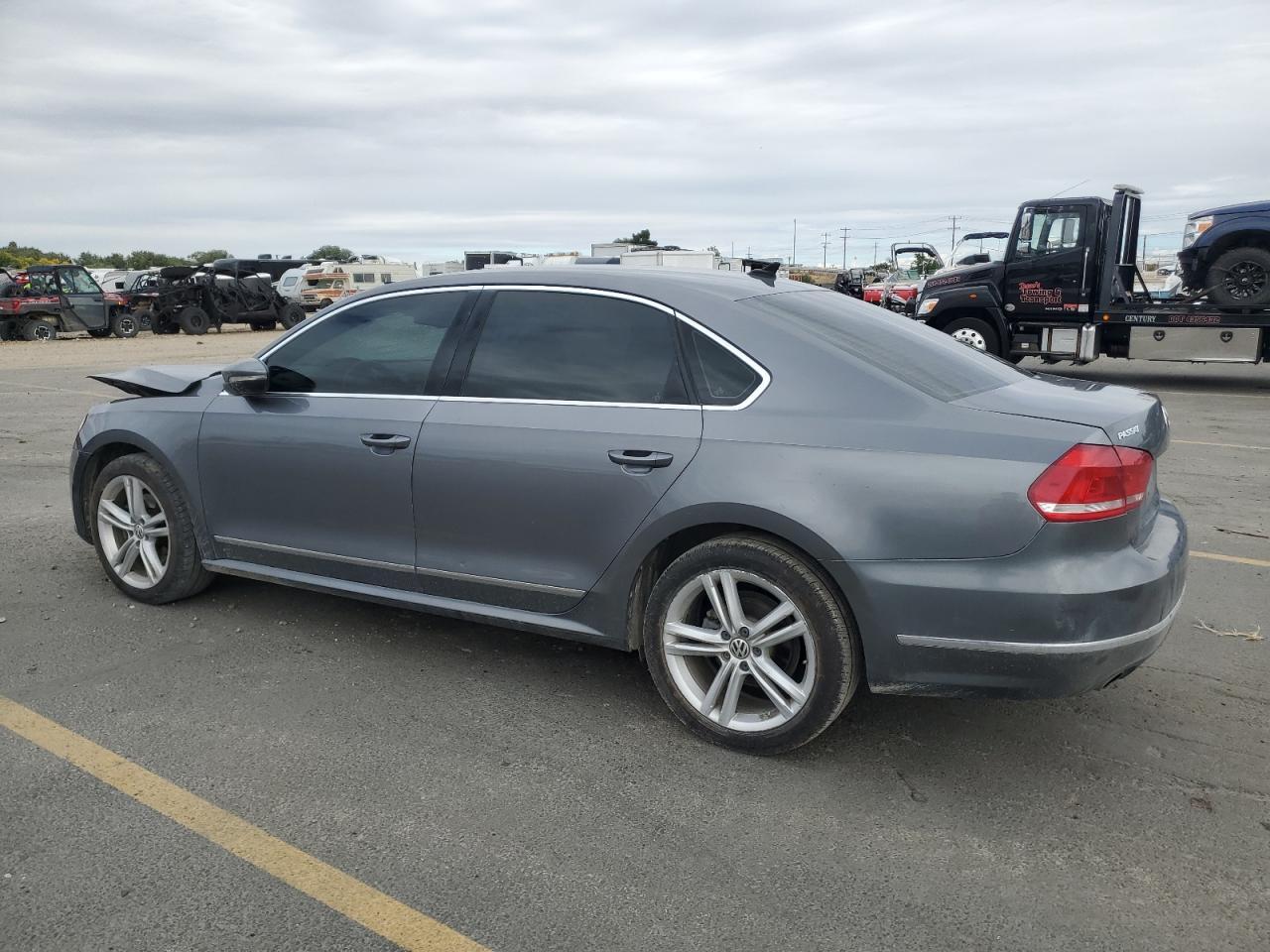 2012 VOLKSWAGEN Passat