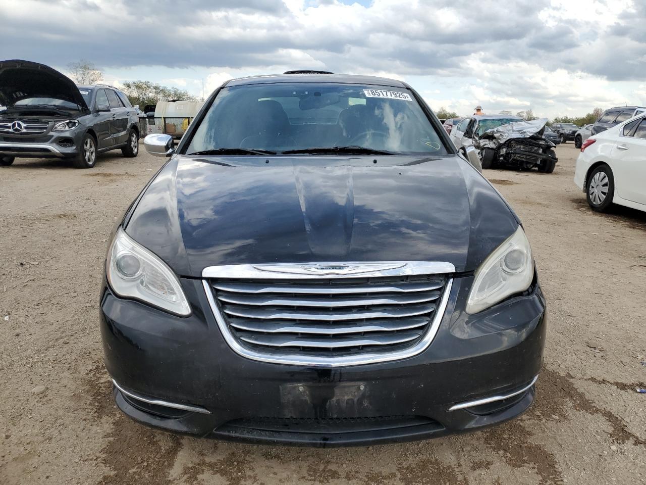 2011 CHRYSLER 200