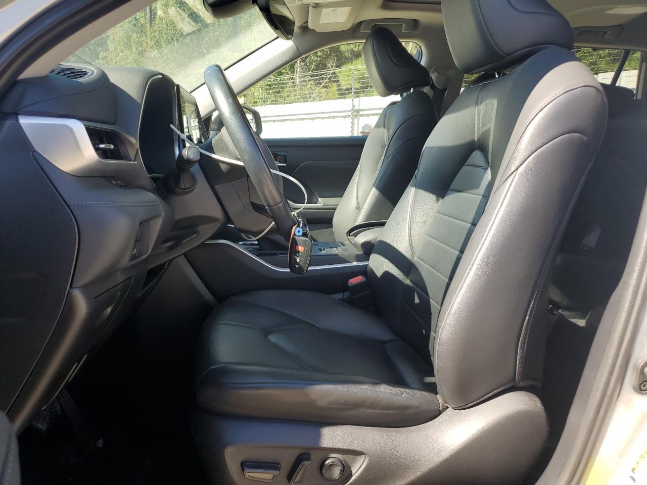 2020 TOYOTA HIGHLANDER