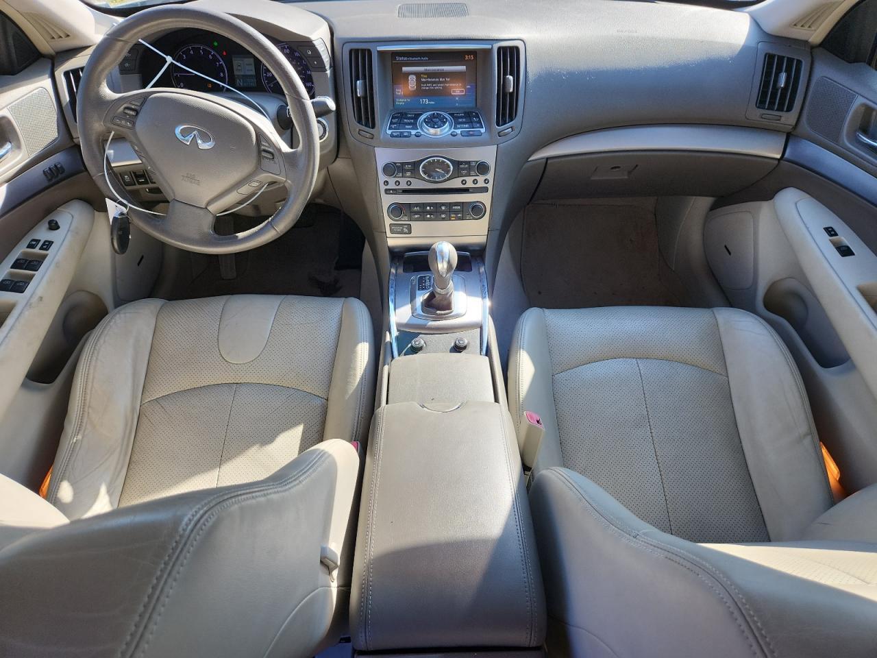 2011 INFINITI G37