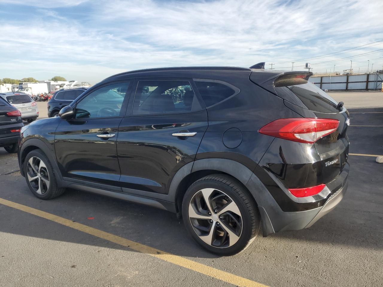 2016 HYUNDAI TUCSON