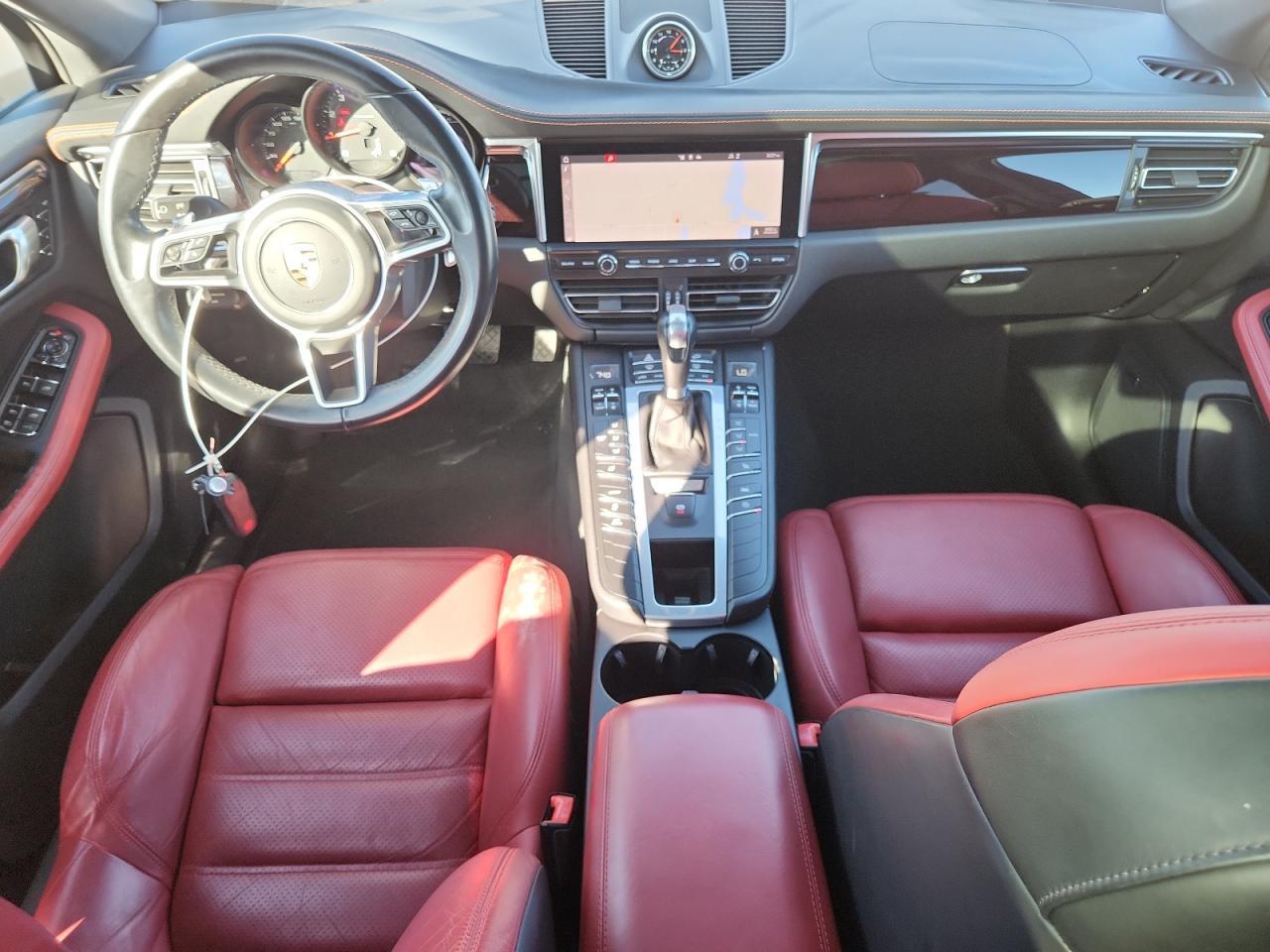 2021 PORSCHE Macan