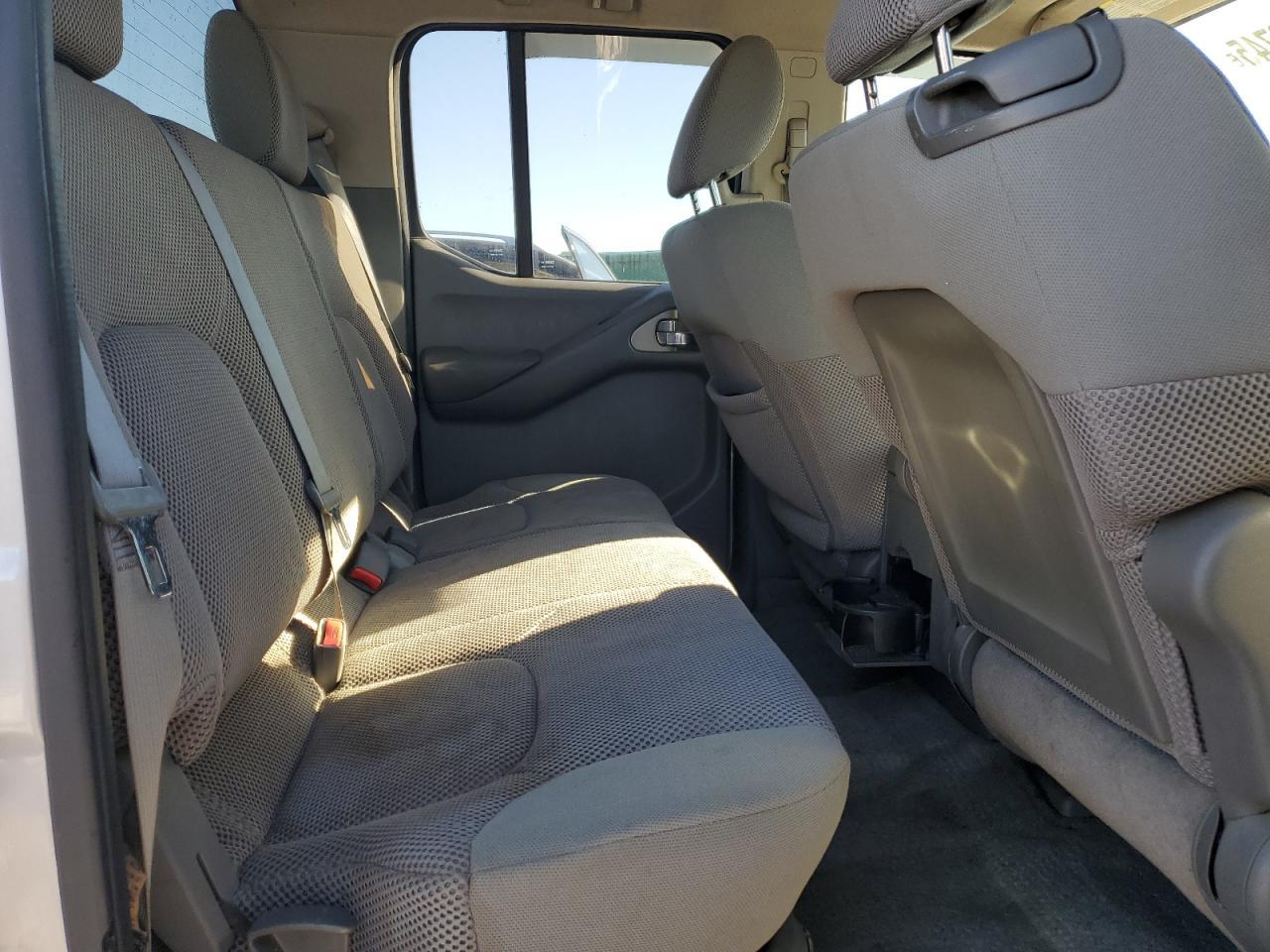 2011 NISSAN Frontier