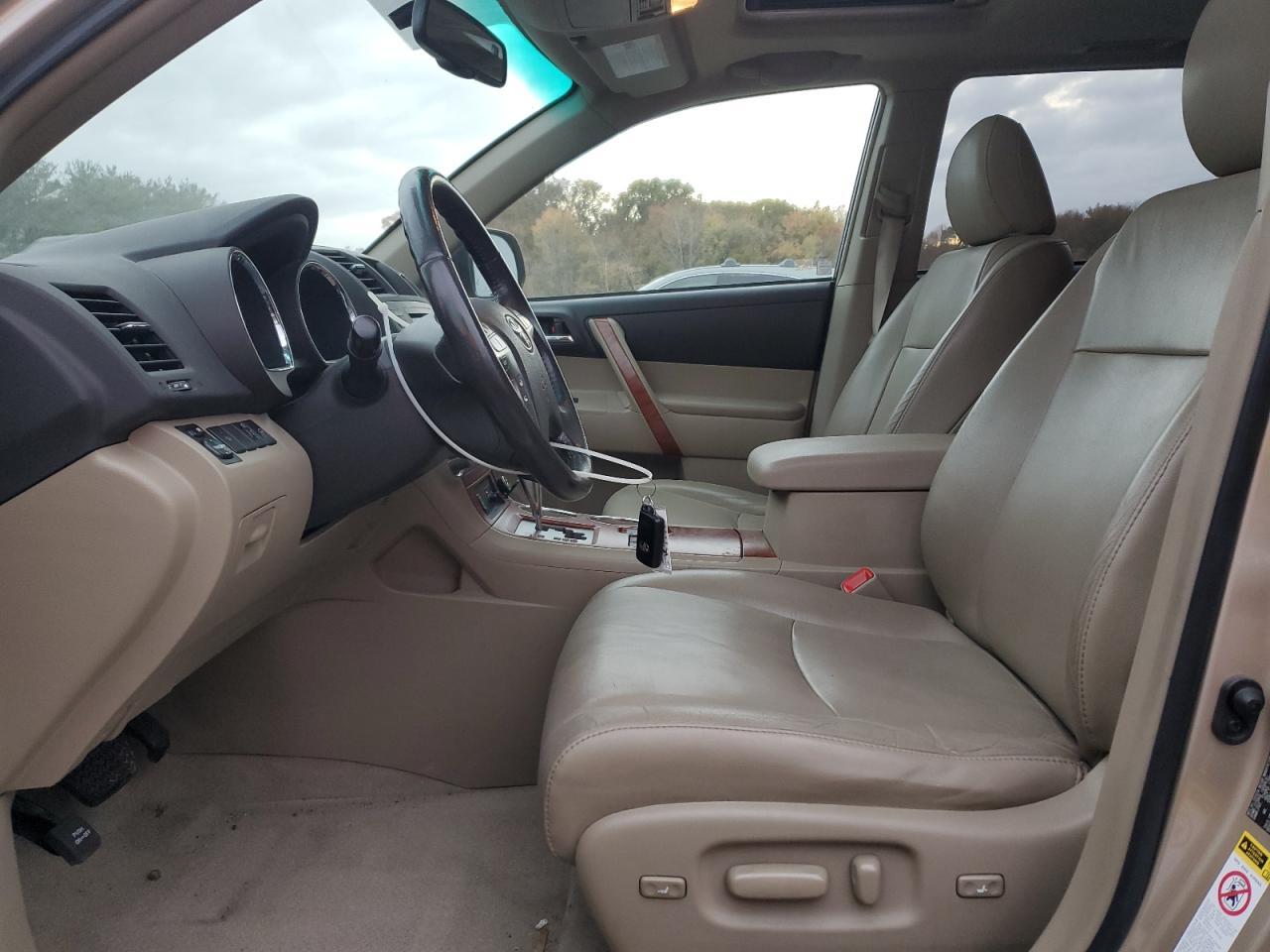 2010 TOYOTA HIGHLANDER