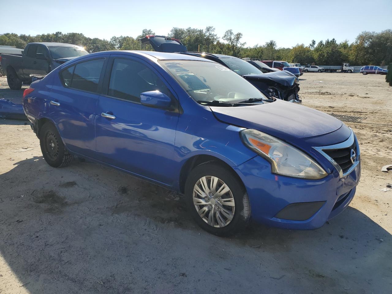2017 NISSAN VERSA