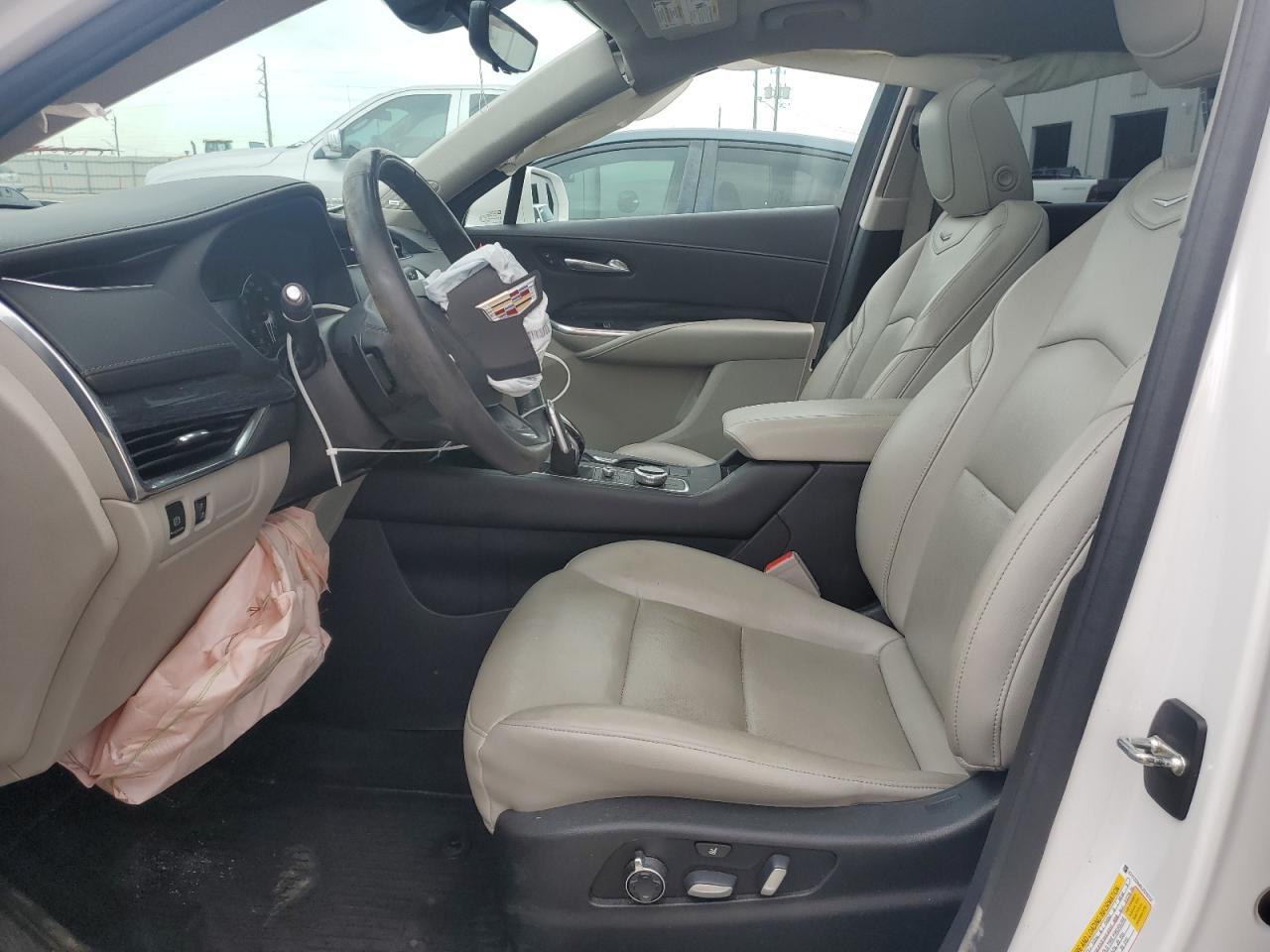 2020 CADILLAC XT4