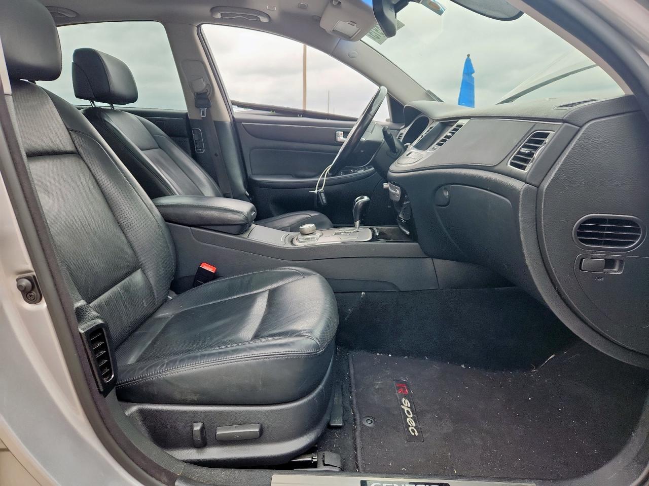 2012 HYUNDAI GENESIS