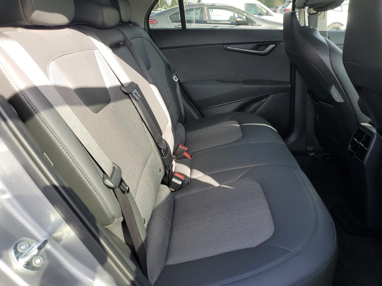 2023 KIA Niro