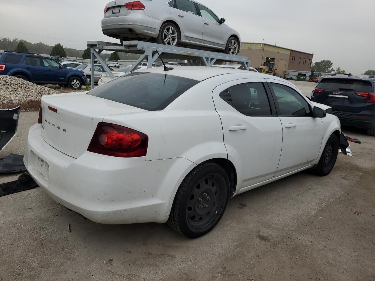 2013 DODGE Avenger