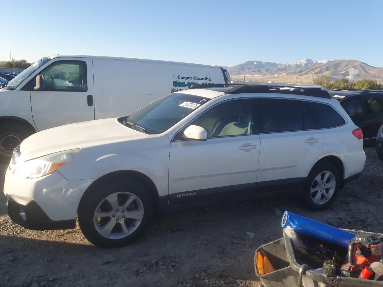 2013 SUBARU Outback
