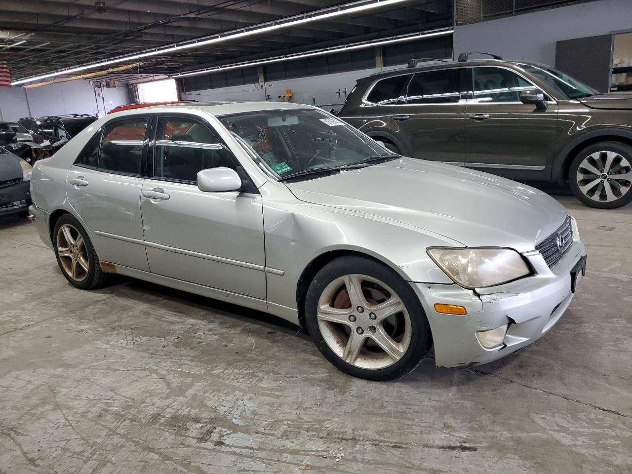 2001 LEXUS IS 300