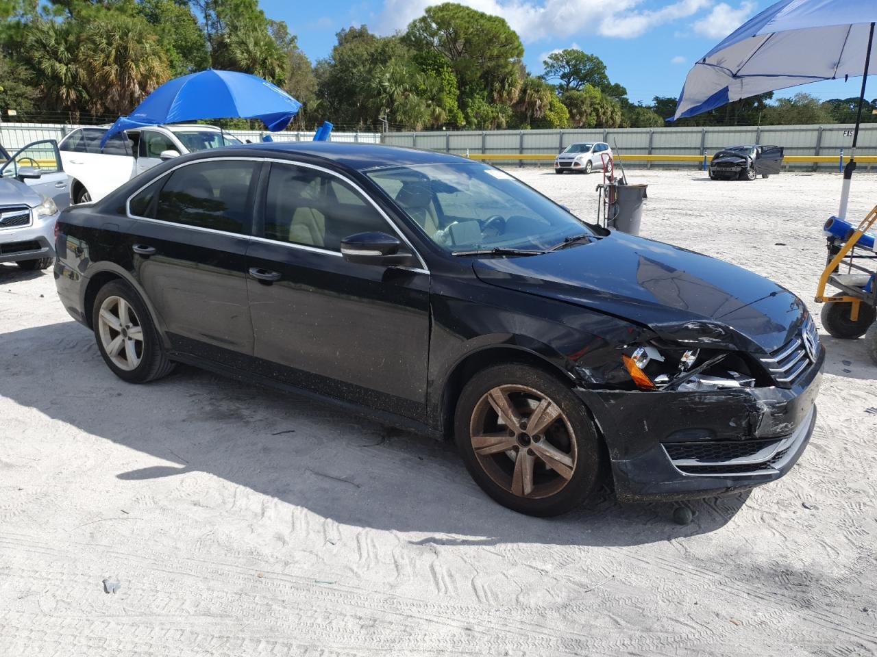 2013 VOLKSWAGEN Passat