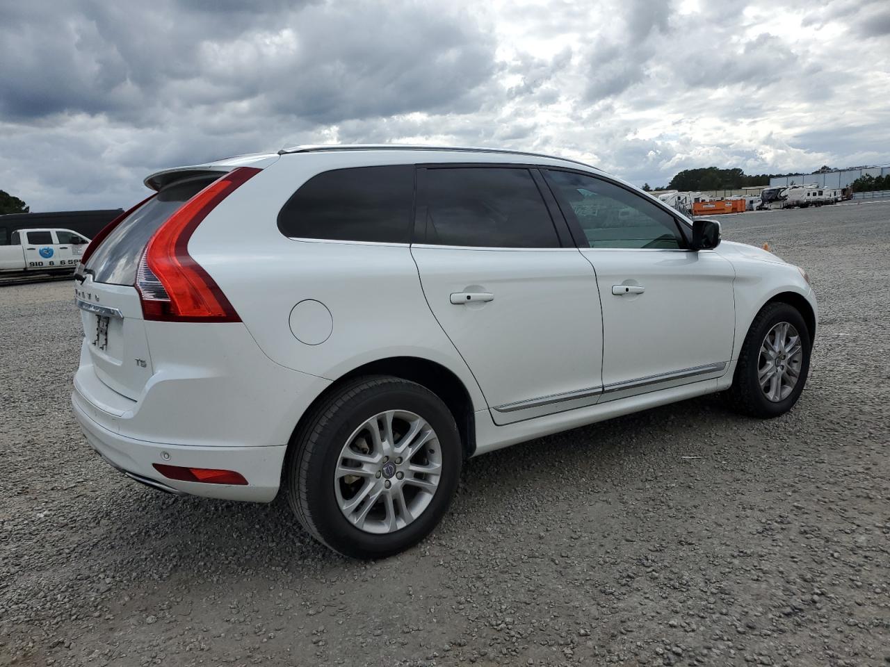 2016 VOLVO XC60